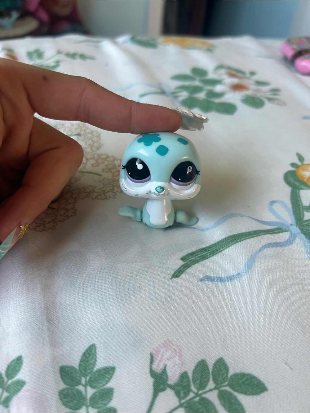 Littlest Pet Shop Teal Moving seal Figurine - Cute Collectible
